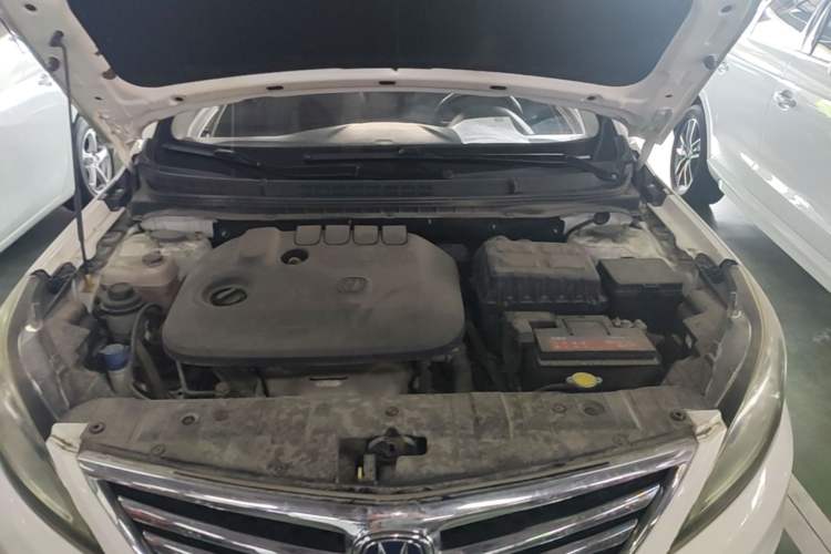 Used CHANGAN Eado 2016 1.6L Manual Fashion Edition Engine Bay