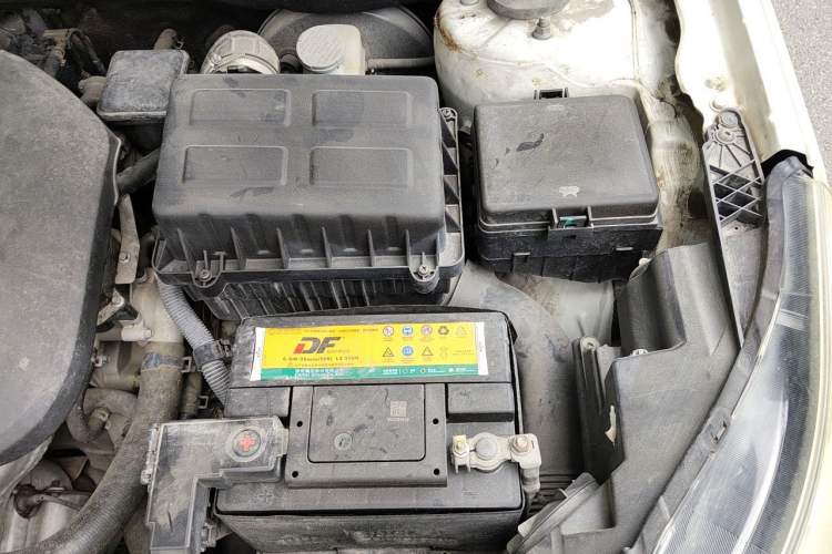 Used CHANGAN Eado 2016 1.6L Manual Fashion Edition Engine Bay Left