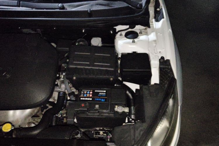 Used CHANGAN Eado 2016 1.6L Manual Junku Model Engine Bay Left