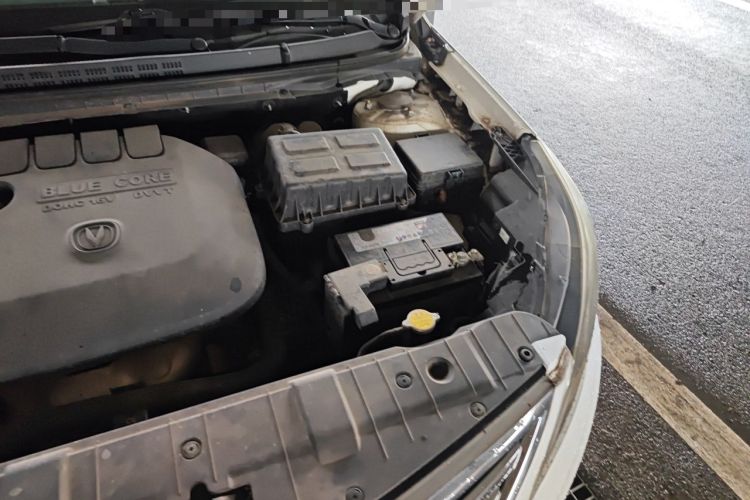Used CHANGAN Eado 2016 1.6L Manual Fashion Edition Engine Bay Left