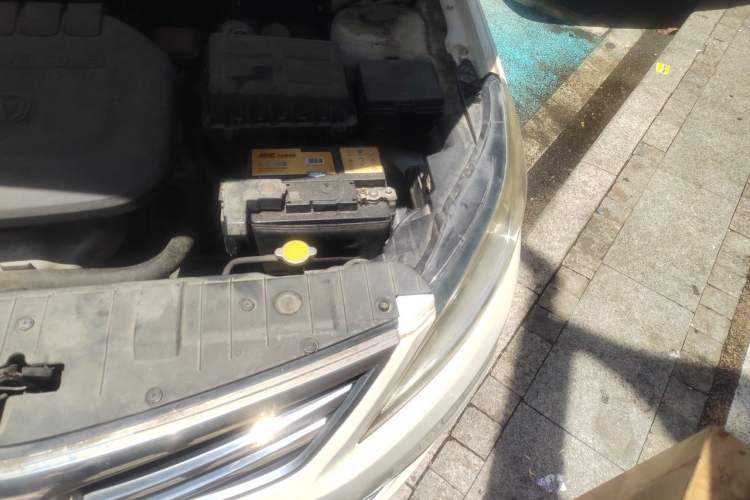 Used CHANGAN Eado 2016 1.6L Manual Fashion Edition Engine Bay Left