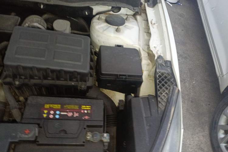 Used CHANGAN Eado 2016 1.6L Manual Junku Model Engine Bay Left