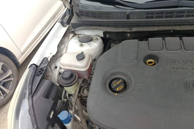 Used CHANGAN Eado 2016 1.6L Manual Fashion Edition Engine Bay Right