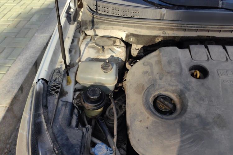 Used CHANGAN Eado 2016 1.6L Automatic Trend Model Engine Bay Right