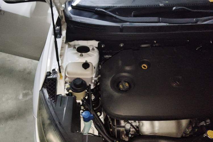 Used CHANGAN Eado 2016 1.6L Manual Junku Model Engine Bay Right
