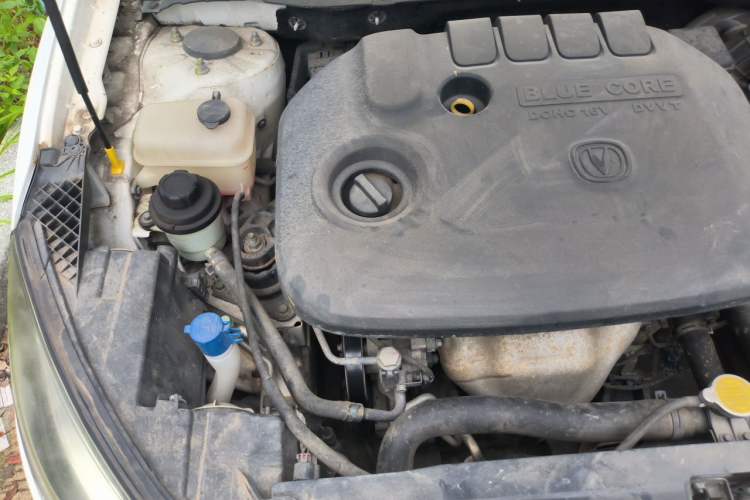Used CHANGAN Eado 2016 1.6L Manual Junku Model Engine Bay Right
