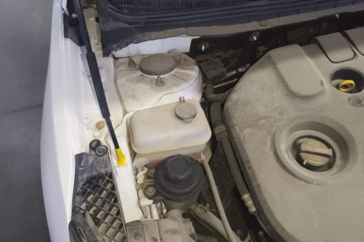 Used CHANGAN Eado 2016 1.6L Manual Junku Model Engine Bay Right
