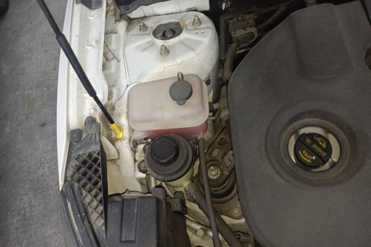 Used CHANGAN Eado 2016 1.6L Manual Junku Model Engine Bay Right
