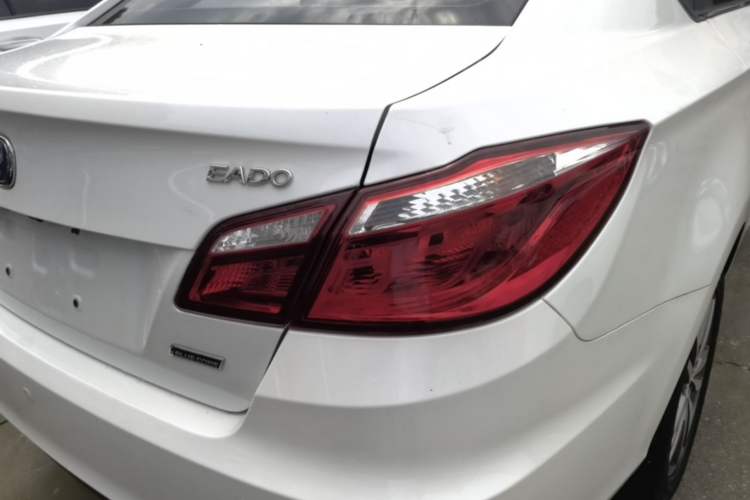 Used CHANGAN Eado 2016 1.6L GDI Manual JingShang Model Exterior 3