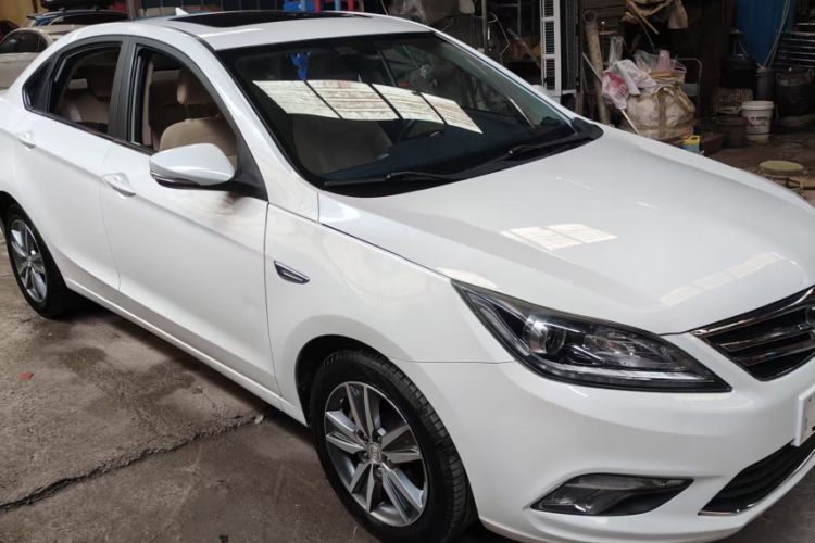 Used CHANGAN Eado 2016 1.6L Manual Fashion Edition Exterior 3