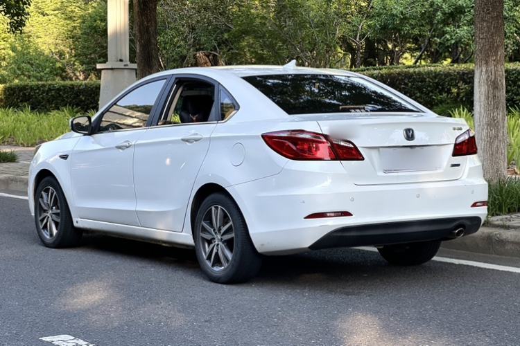 Used CHANGAN Eado 2016 1.6L Manual Fashion Edition Exterior 3