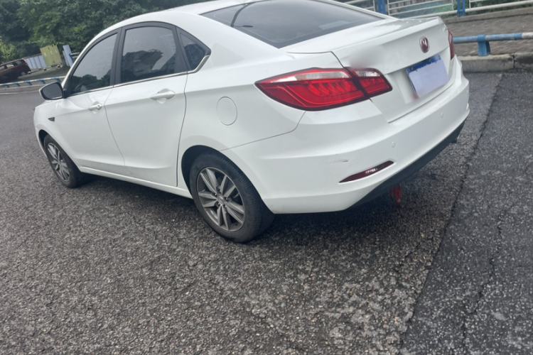 Used CHANGAN Eado 2016 1.6L Manual Fashion Edition Exterior 3