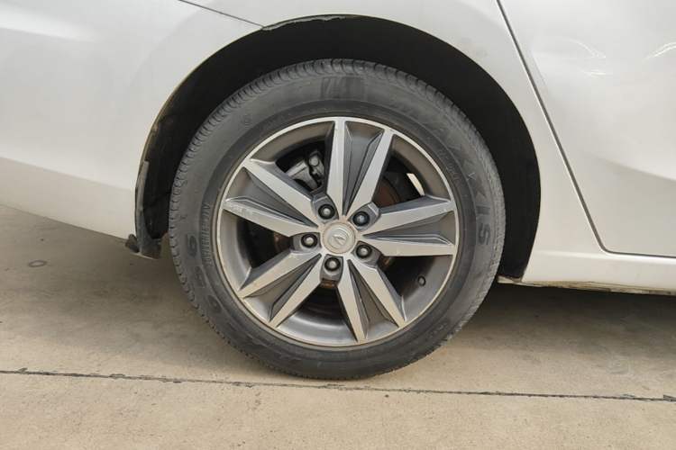 Used CHANGAN Eado 2016 1.6L Manual Fashion Edition Exterior 5