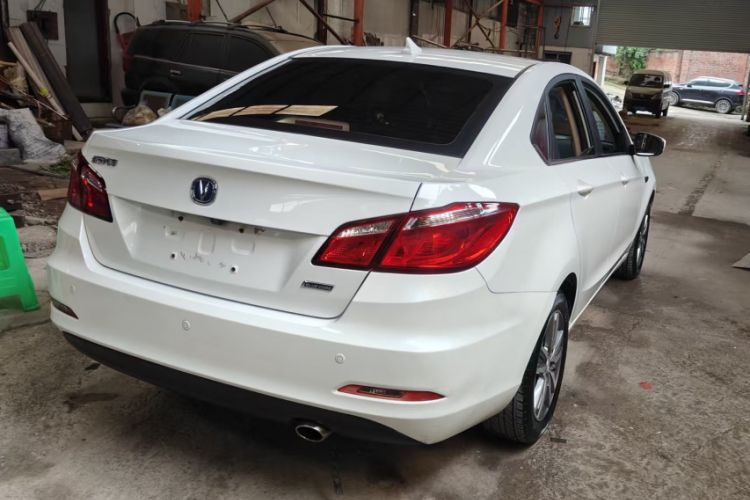 Used CHANGAN Eado 2016 1.6L Manual Fashion Edition Exterior 5