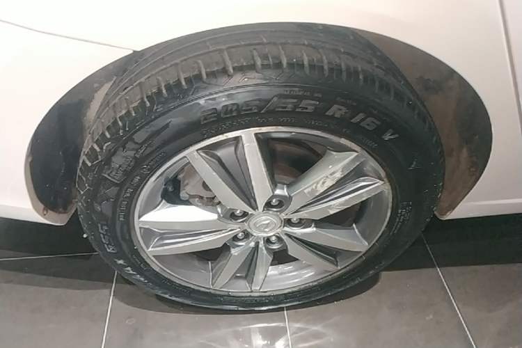 Used CHANGAN Eado 2016 1.6L Manual Fashion Edition Exterior 5