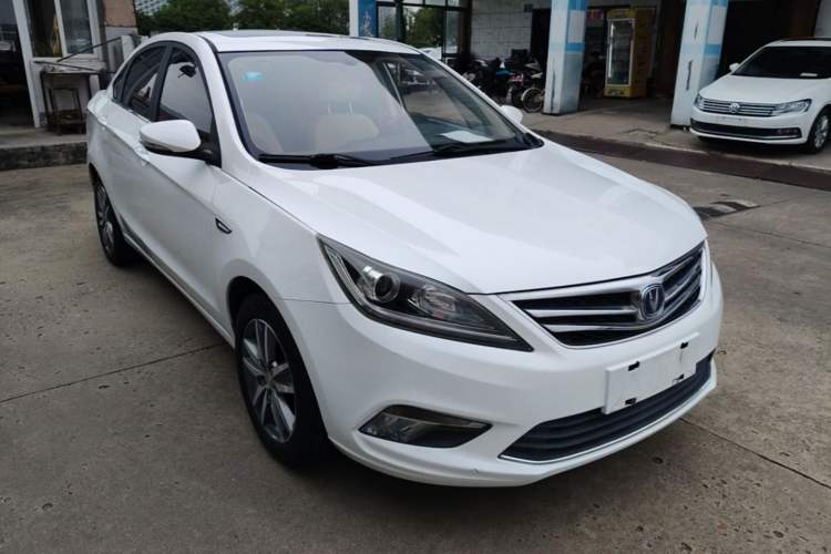 Used CHANGAN Eado 2016 1.6L Manual Fashion Edition Front Right 45 Deg
