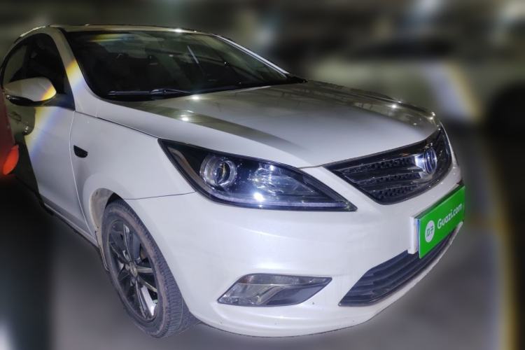 Used CHANGAN Eado 2016 1.6L Manual Fashion Edition Front Right 45 Deg