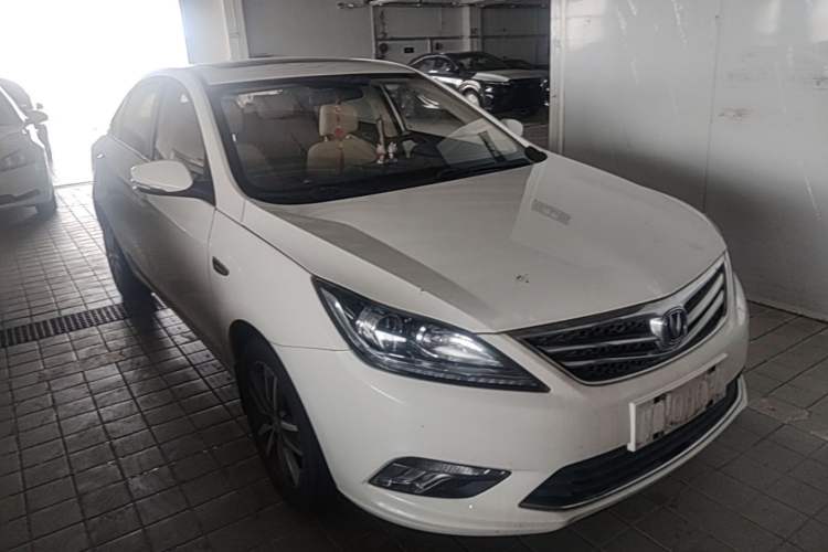 Used CHANGAN Eado 2016 1.6L Manual Fashion Edition Front Right 45 Deg