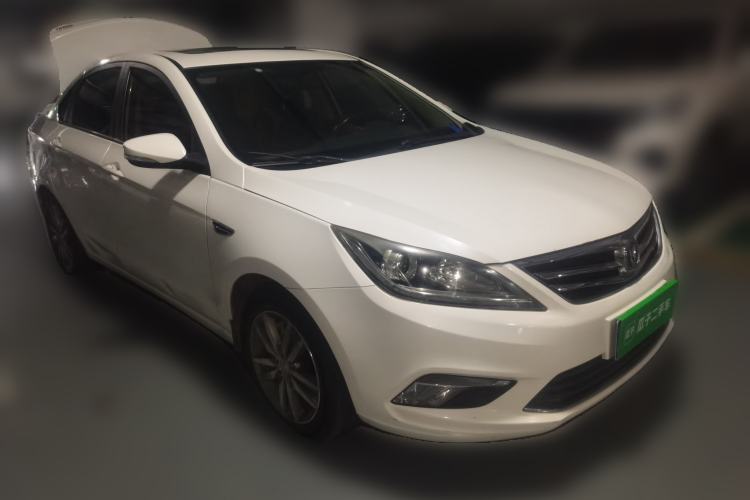 Used CHANGAN Eado 2016 1.6L Manual Fashion Edition Front Right 45 Deg