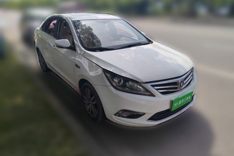 Used CHANGAN Eado 2016 1.6L Manual Fashion Edition Front Right 45 Deg