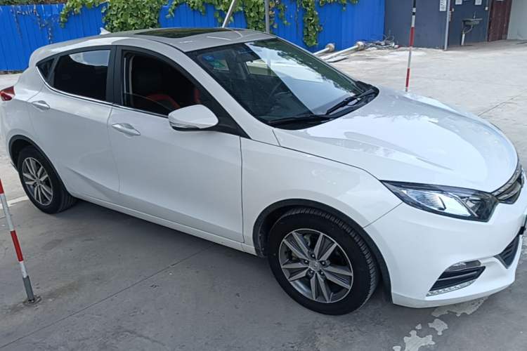 Used CHANGAN Eado 2016 1.6L Manual Junku Model Front Right 45 Deg