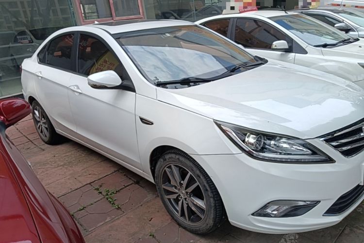 Used CHANGAN Eado 2016 1.6L Manual Fashion Edition Front Right 45 Deg