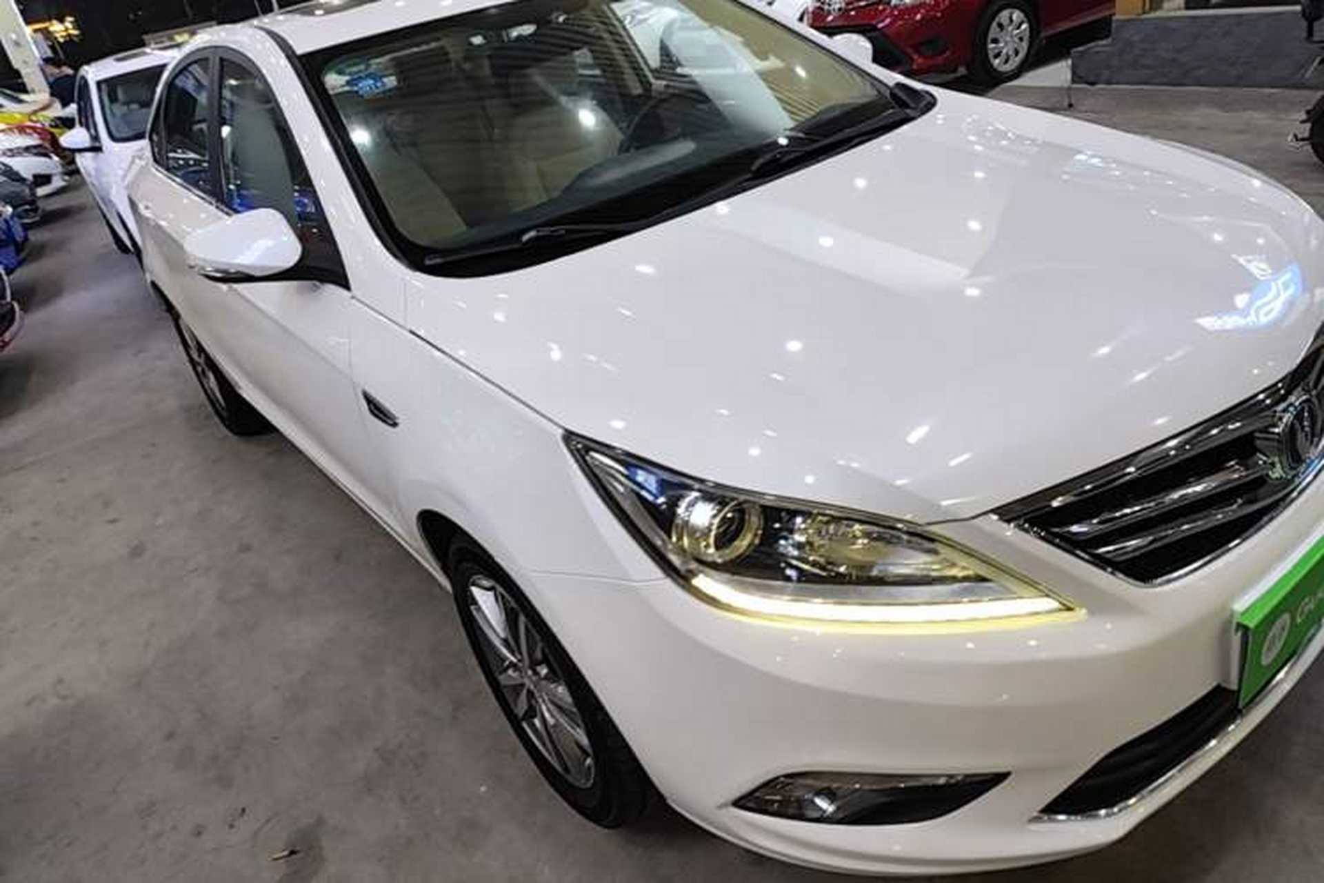 Used CHANGAN Eado 2016 1.6L Manual Fashion Edition Front Right 45 Deg