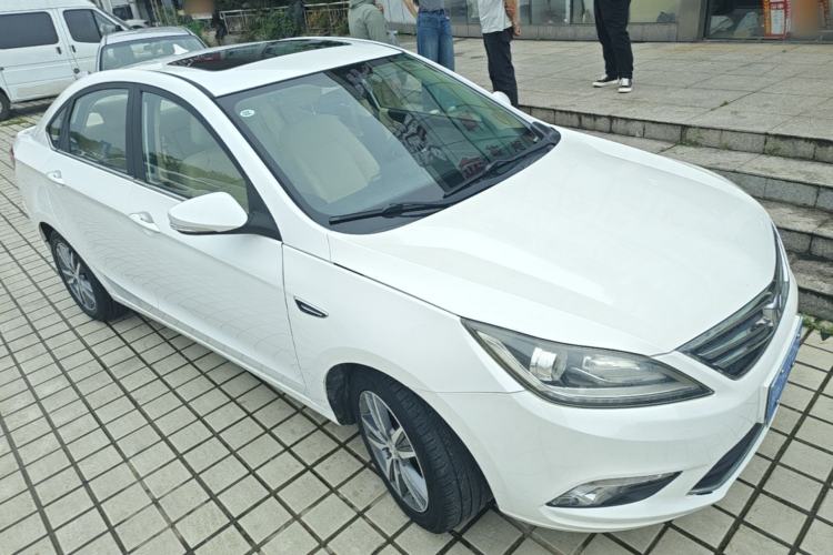 Used CHANGAN Eado 2016 1.6L Manual Fashion Edition Front Right 45 Deg