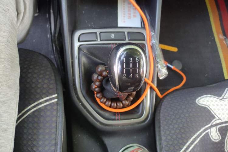 Used CHANGAN Eado 2016 1.6L Manual Fashion Edition Gear Lever