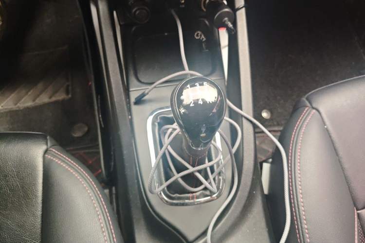 Used CHANGAN Eado 2016 1.6L Manual CarHome Custom Edition China IV Standard Gear Lever
