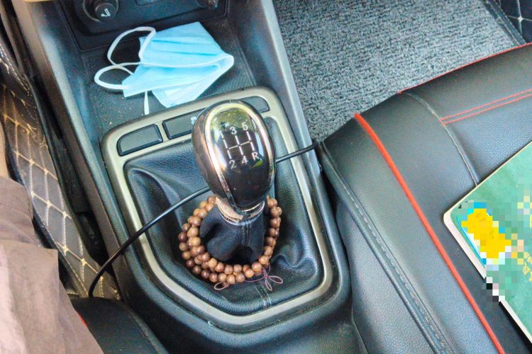Used CHANGAN Eado 2016 1.6L Manual Fashion Edition Gear Lever