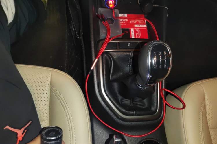 Used CHANGAN Eado 2016 1.6L Manual Fashion Edition Gear Lever