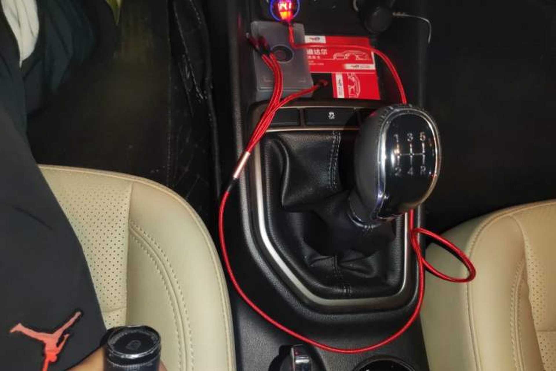 Used CHANGAN Eado 2016 1.6L Manual Fashion Edition Gear Lever