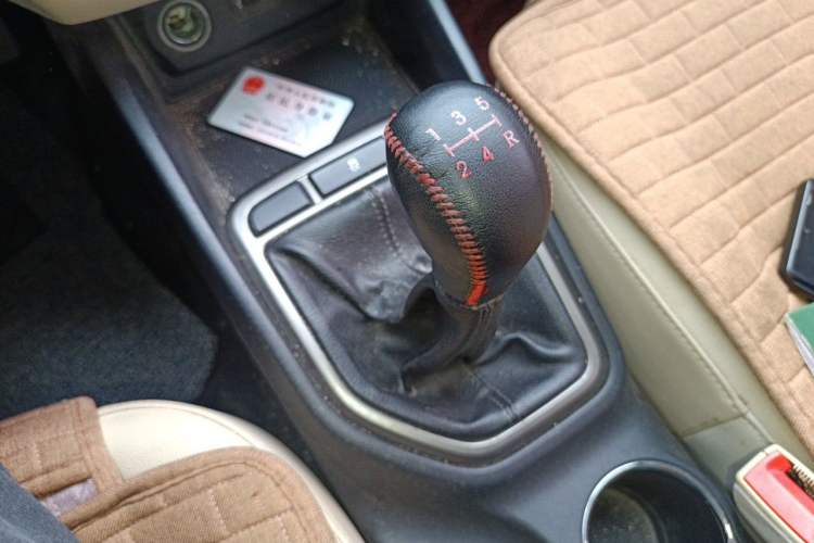 Used CHANGAN Eado 2016 1.6L Manual Fashion Edition Gear Lever