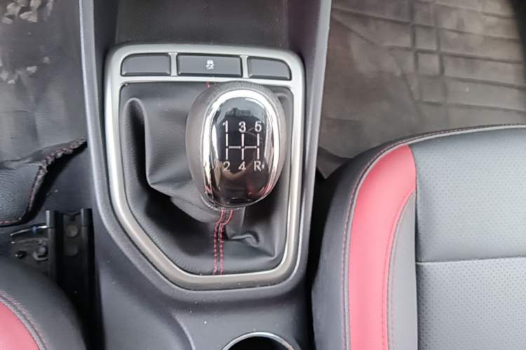 Used CHANGAN Eado 2016 1.6L Manual Junku Model Gear Lever