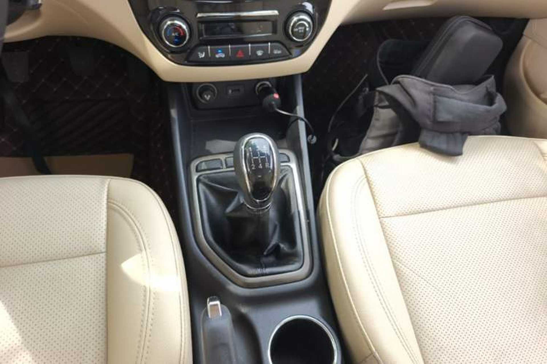 Used CHANGAN Eado 2016 1.6L Manual Fashion Edition Gear Lever