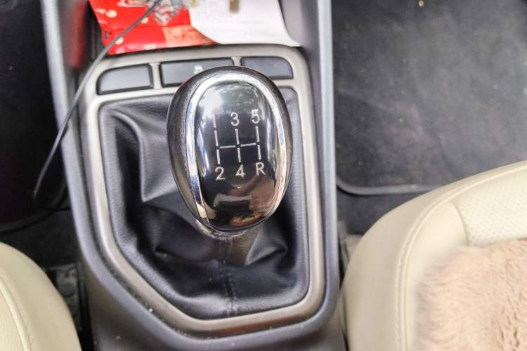 Used CHANGAN Eado 2016 1.6L Manual Fashion Edition Gear Lever
