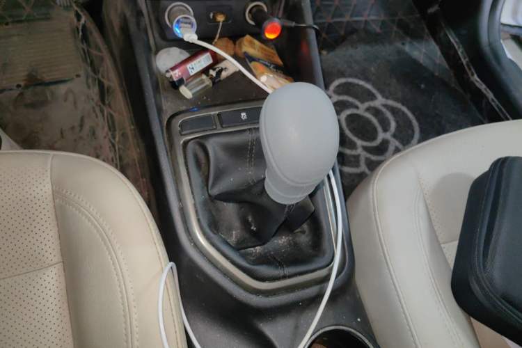 Used CHANGAN Eado 2016 1.6L Manual Fashion Edition Gear Lever