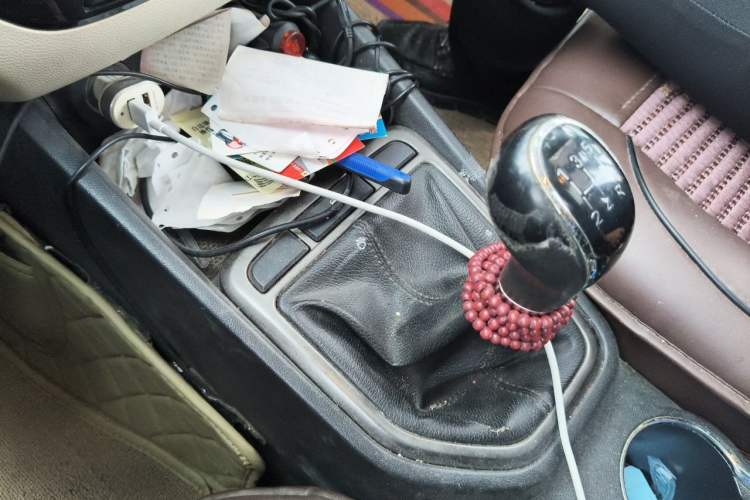 Used CHANGAN Eado 2016 1.6L Manual Fashion Edition Gear Lever