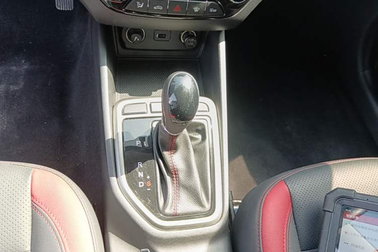 Used CHANGAN Eado 2016 1.6L Automatic Junku Model Gear Lever