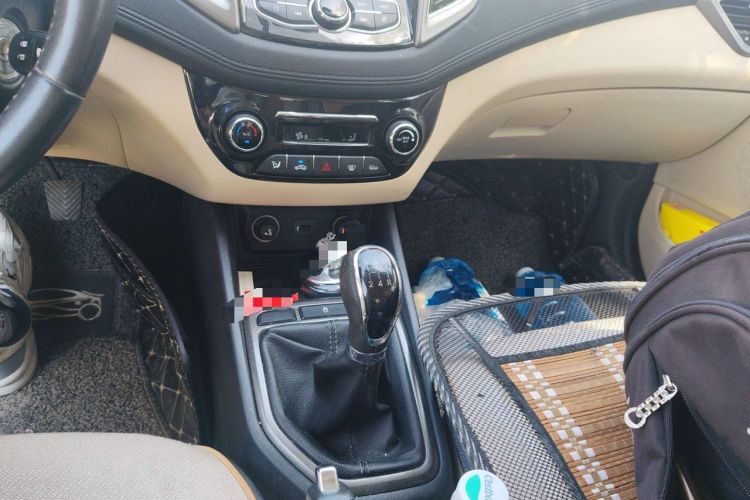 Used CHANGAN Eado 2016 1.6L Manual Fashion Edition Gear Lever