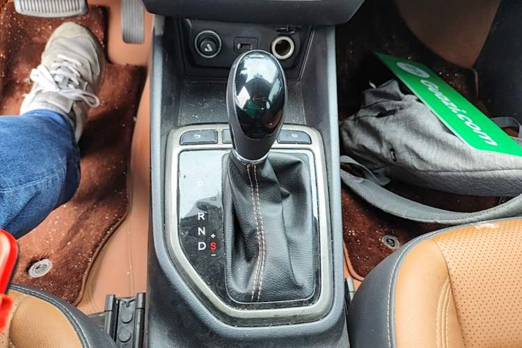 Used CHANGAN Eado 2016 1.6L GDI Automatic Jingling Model Gear Lever