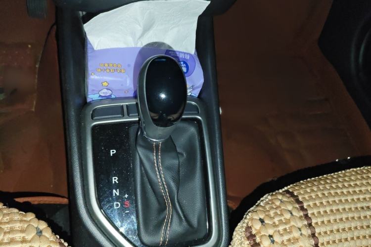 Used CHANGAN Eado 2016 1.6L GDI Automatic JingShang Model Gear Lever