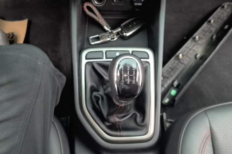 Used CHANGAN Eado 2016 1.6L GDI Manual JingShang Model Gear Lever