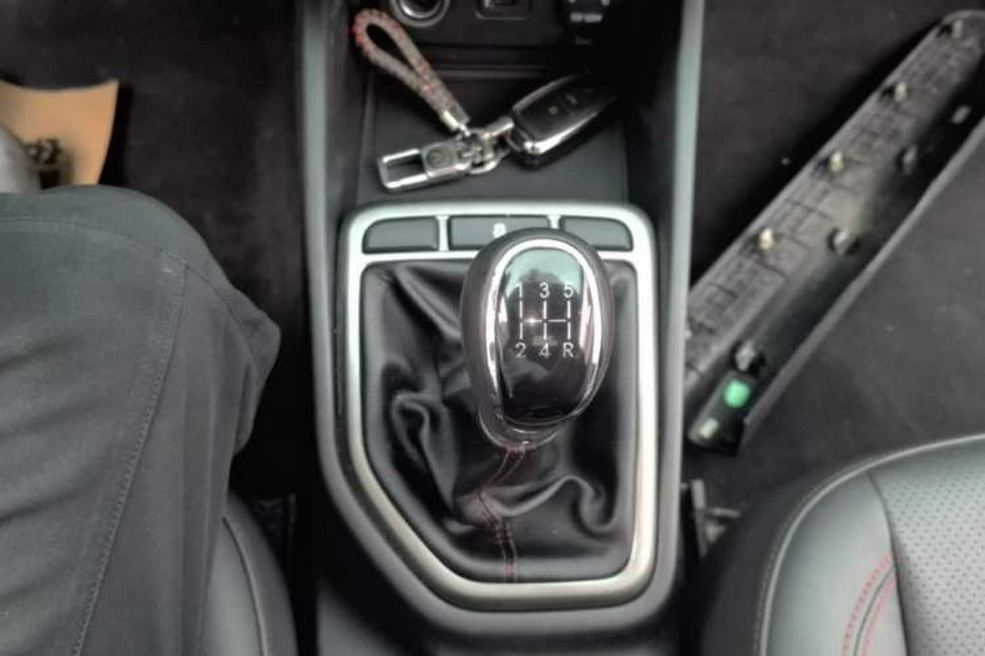 Used CHANGAN Eado 2016 1.6L GDI Manual JingShang Model Gear Lever