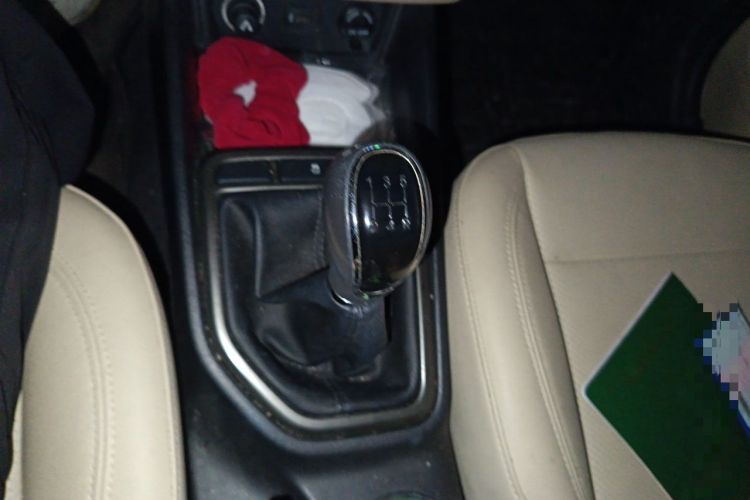 Used CHANGAN Eado 2016 1.6L Manual Fashion Edition Gear Lever