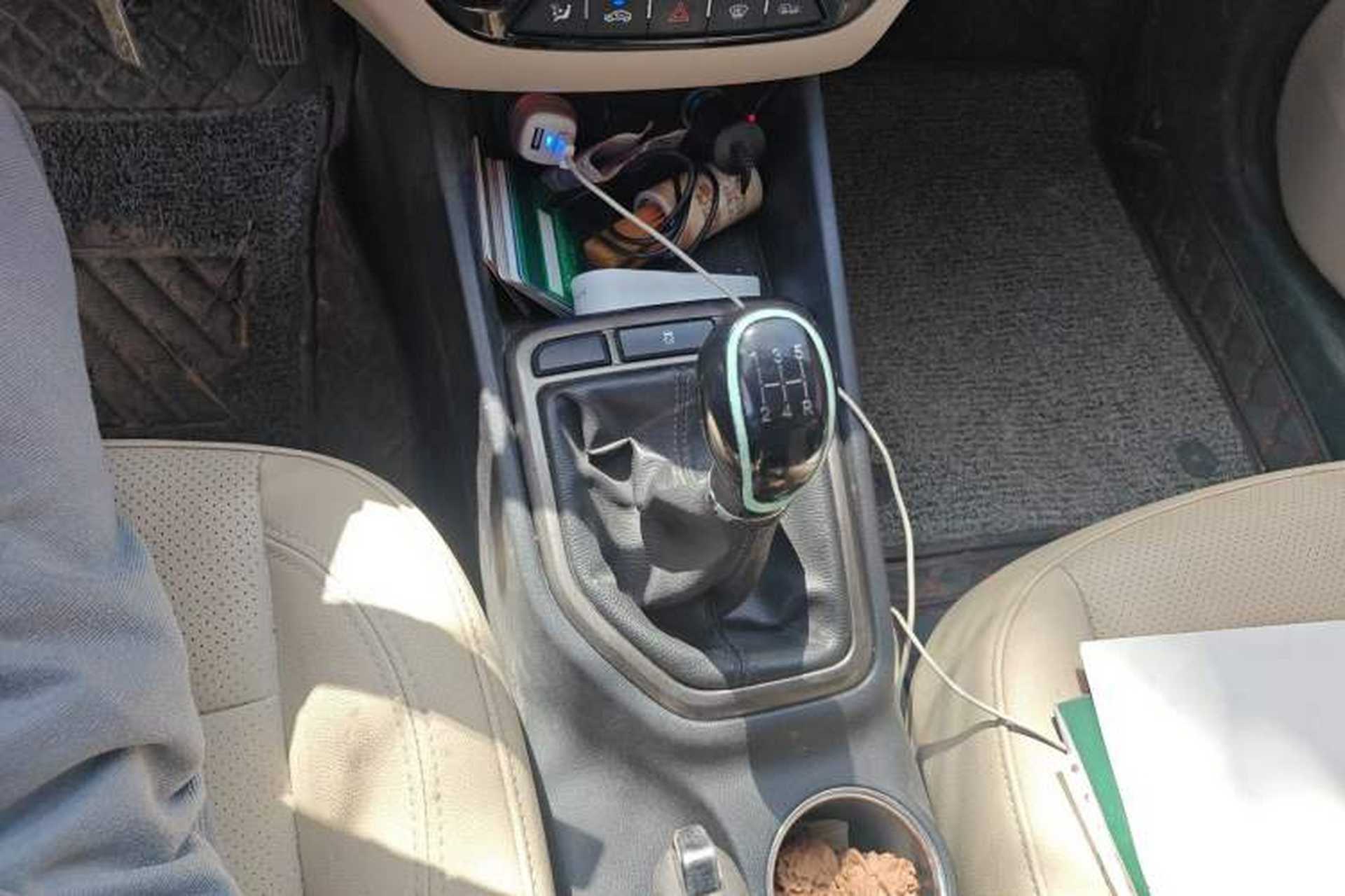 Used CHANGAN Eado 2016 1.6L Manual Fashion Edition Gear Lever