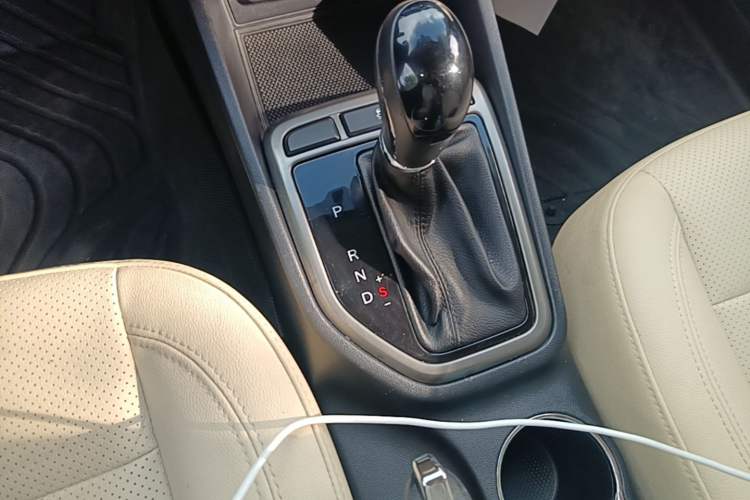 Used CHANGAN Eado 2016 1.6L Automatic Trend Model Gear Lever