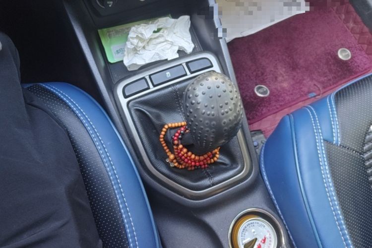 Used CHANGAN Eado 2016 1.6L Manual Fashion Edition Gear Lever