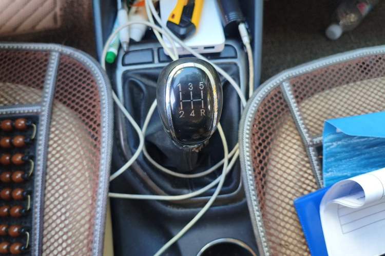 Used CHANGAN Eado 2016 1.6L Manual Fashion Edition Gear Lever